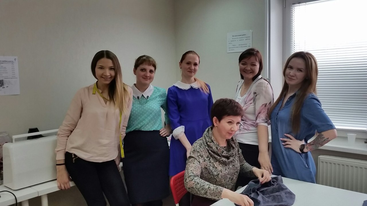 Группа учащихся мастерству пошива в МИМБ, преподаватель Соболева С.В.